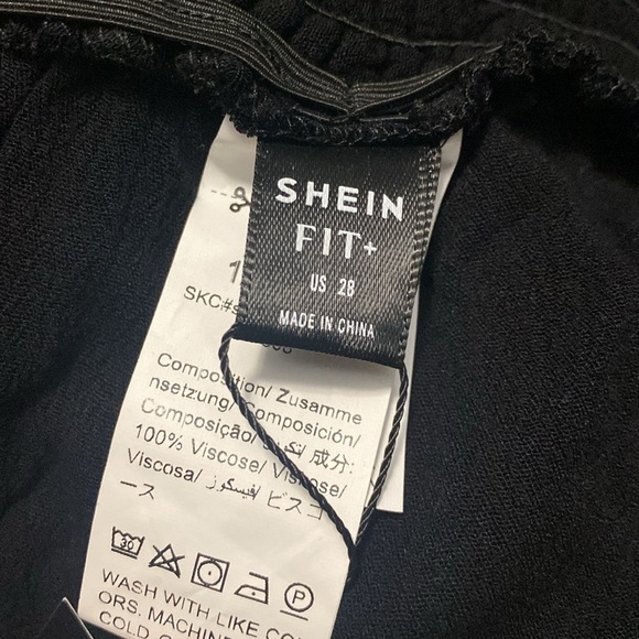 ⬇️SHEINCurve+ black paper bag waist shirred pants - Picture 3 of 3